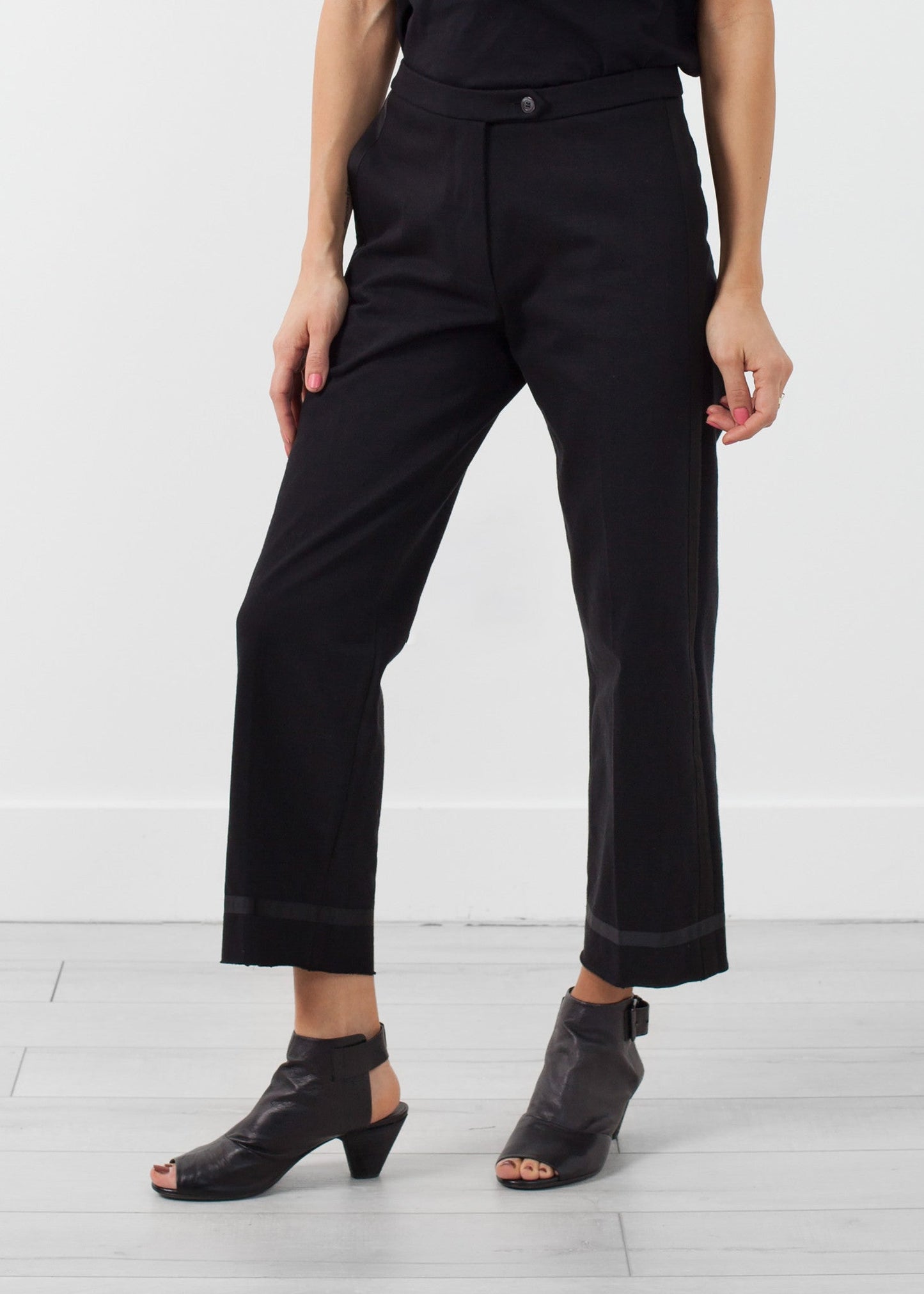 Banda Trouser - A Stylish and Fashionable Choice