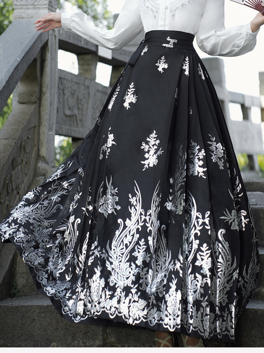 Traditional Chinese Style Hanfu with Han Elements and Embroidered Floral Horse-Face Skirt